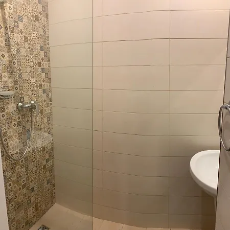 4 Bedroom In Near The Sea Apartment *